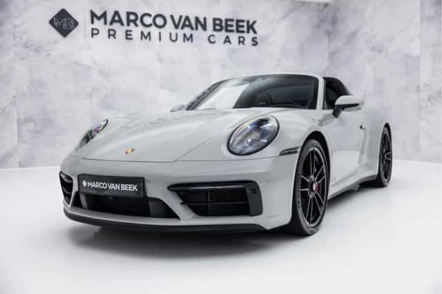 Porsche 911 (2022) thumbnail 10