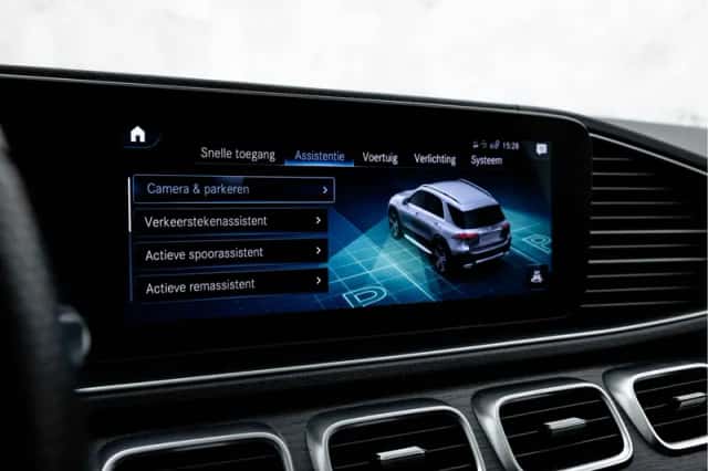 Mercedes-Benz GLE (2020) thumbnail 38
