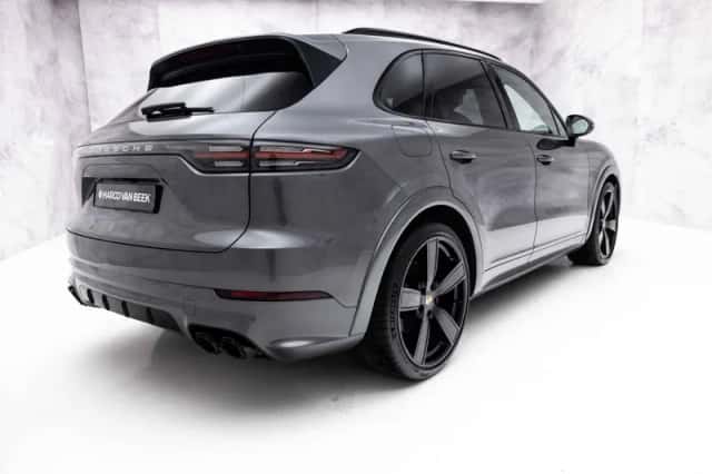 Porsche Cayenne (2019) thumbnail 2