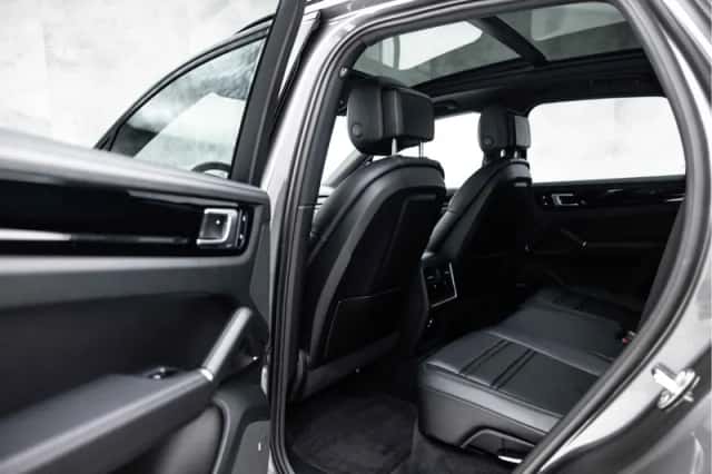 Porsche Cayenne (2019) thumbnail 12