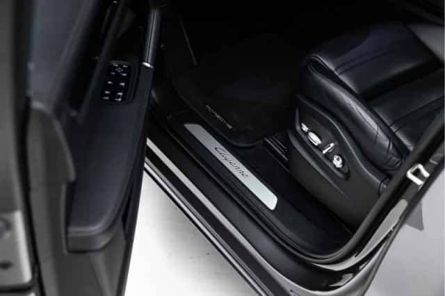 Porsche Cayenne (2019) thumbnail 21