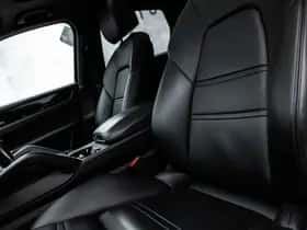 Porsche Cayenne (2019) thumbnail 24
