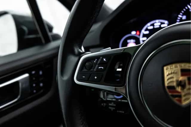 Porsche Cayenne (2019) thumbnail 30