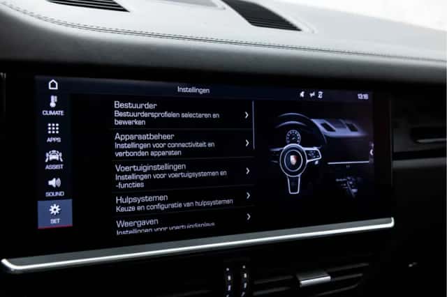 Porsche Cayenne (2019) thumbnail 40