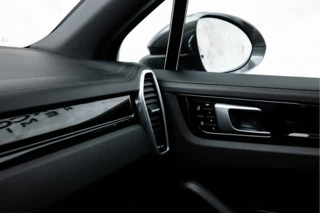 Porsche Cayenne (2019) thumbnail 45