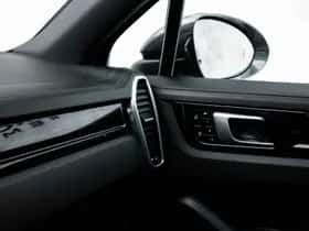 Porsche Cayenne (2019) thumbnail 45
