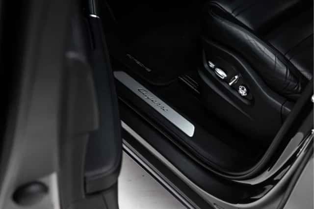 Porsche Cayenne (2019) thumbnail 49