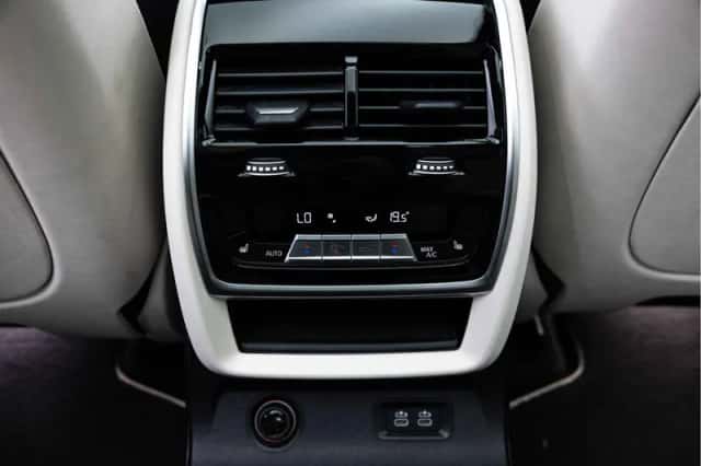BMW X7 (2019) thumbnail 23