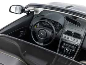 Aston Martin V8 Vantage (2015) thumbnail 30