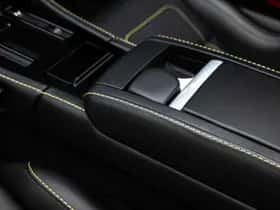 Aston Martin V8 Vantage (2015) thumbnail 39