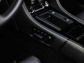 Aston Martin V8 Vantage (2015) thumbnail 40