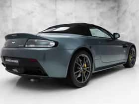 Aston Martin V8 Vantage (2015) thumbnail 5