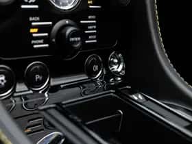 Aston Martin V8 Vantage (2015) thumbnail 60