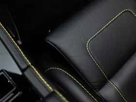 Aston Martin V8 Vantage (2015) thumbnail 63