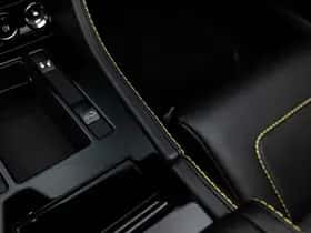Aston Martin V8 Vantage (2015) thumbnail 64