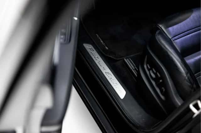Porsche Cayenne (2023) thumbnail 12