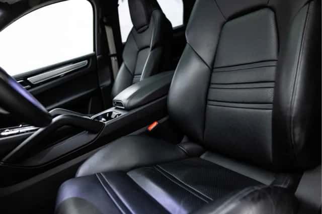 Porsche Cayenne (2023) thumbnail 15
