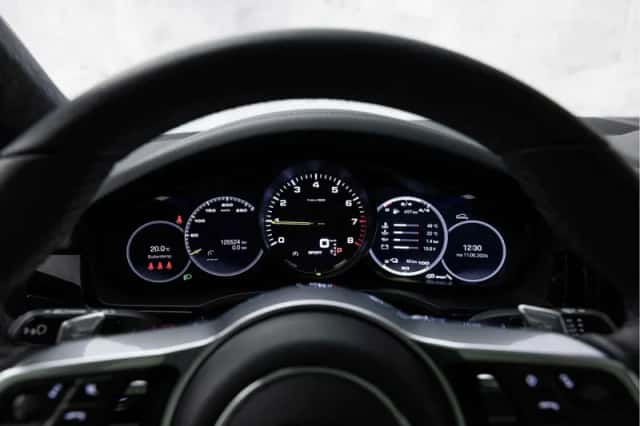 Porsche Cayenne (2023) thumbnail 28