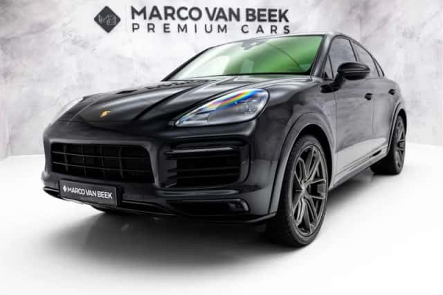Porsche Cayenne (2023) thumbnail 4