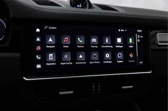 Porsche Cayenne (2023) thumbnail 35