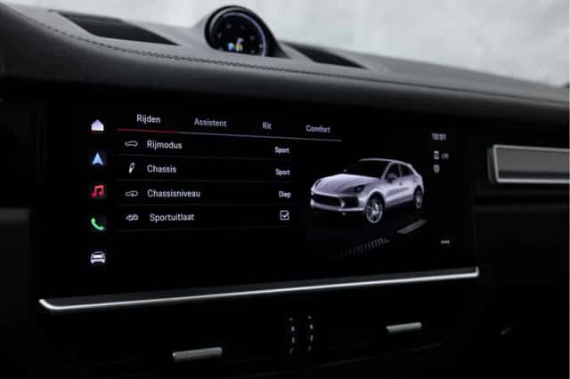 Porsche Cayenne (2023) thumbnail 37