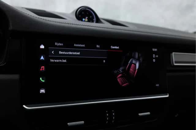 Porsche Cayenne (2023) thumbnail 40