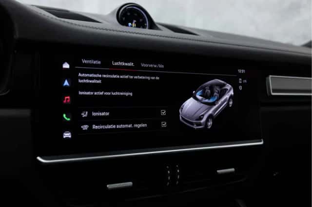 Porsche Cayenne (2023) thumbnail 43