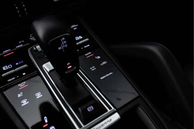 Porsche Cayenne (2023) thumbnail 46