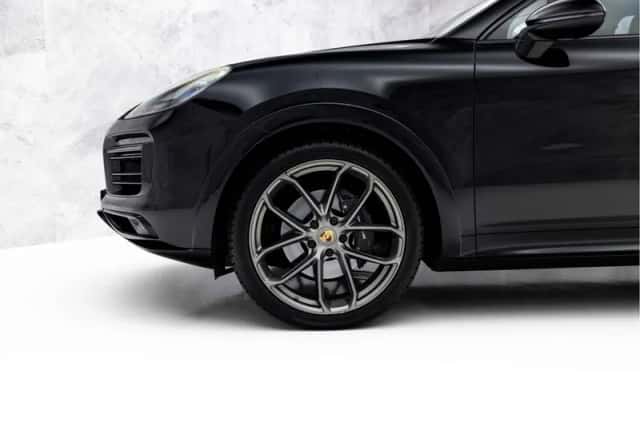 Porsche Cayenne (2023) thumbnail 9