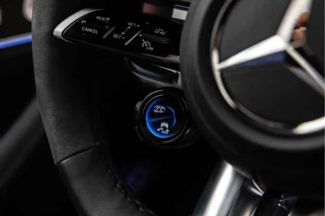 Mercedes-Benz GLE (2024) thumbnail 47