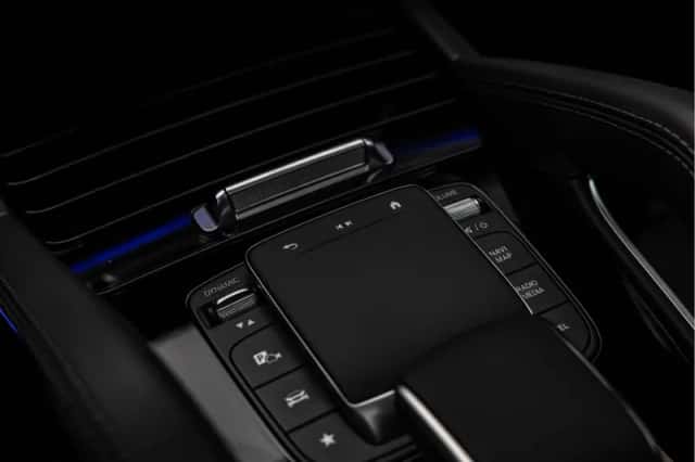 Mercedes-Benz GLE (2024) thumbnail 64