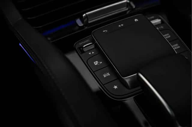 Mercedes-Benz GLE (2024) thumbnail 65