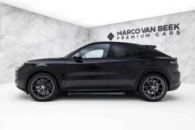 Porsche Cayenne (2024) thumbnail 5