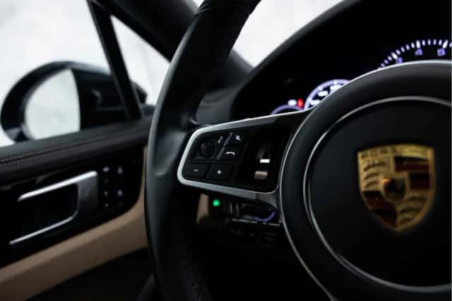 Porsche Cayenne (2022) thumbnail 33
