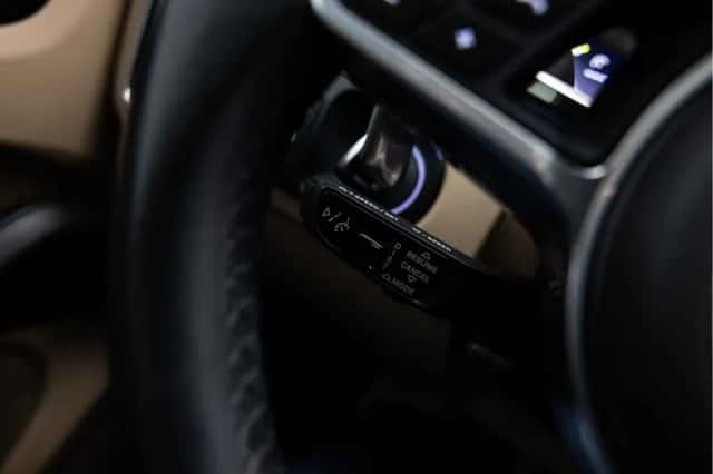 Porsche Cayenne (2022) thumbnail 36