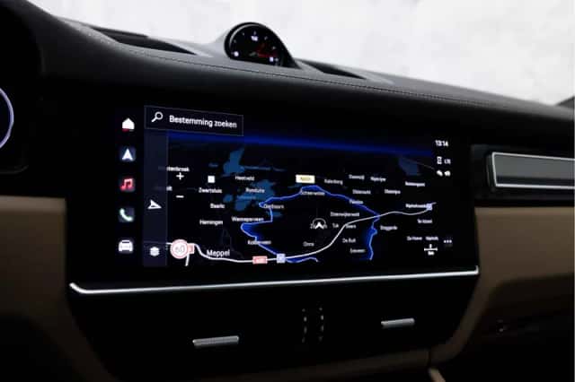 Porsche Cayenne (2022) thumbnail 42