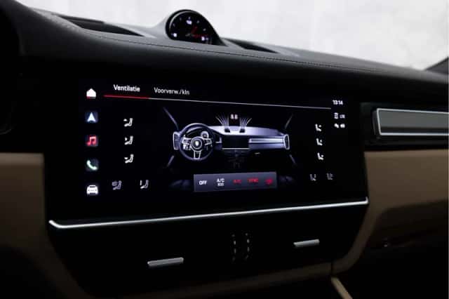 Porsche Cayenne (2022) thumbnail 47