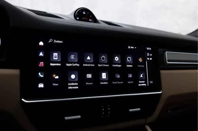Porsche Cayenne (2022) thumbnail 49