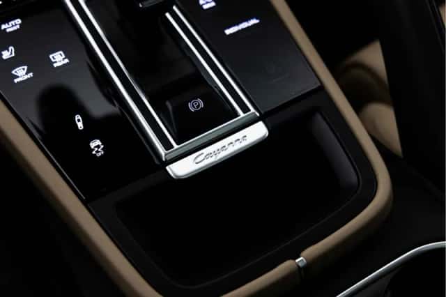 Porsche Cayenne (2022) thumbnail 54