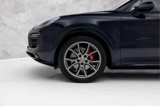 Porsche Cayenne (2022) thumbnail 8