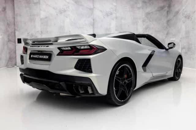 Chevrolet Corvette (2021) thumbnail 2