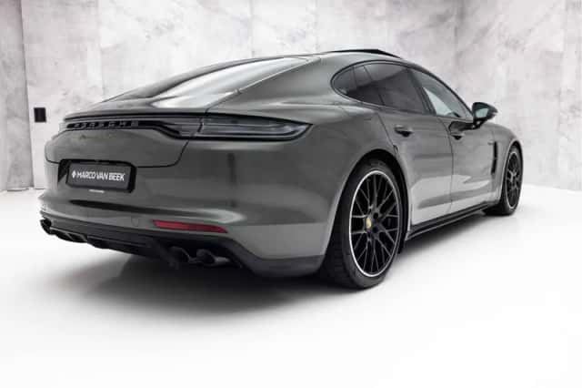 Porsche Panamera (2022) thumbnail 2