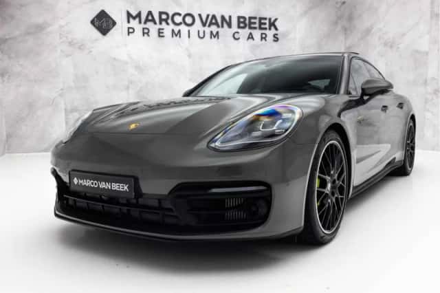 Porsche Panamera (2022) thumbnail 4