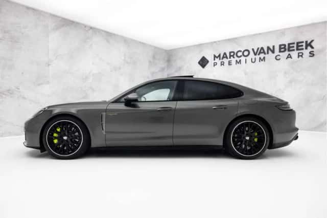 Porsche Panamera (2022) thumbnail 5