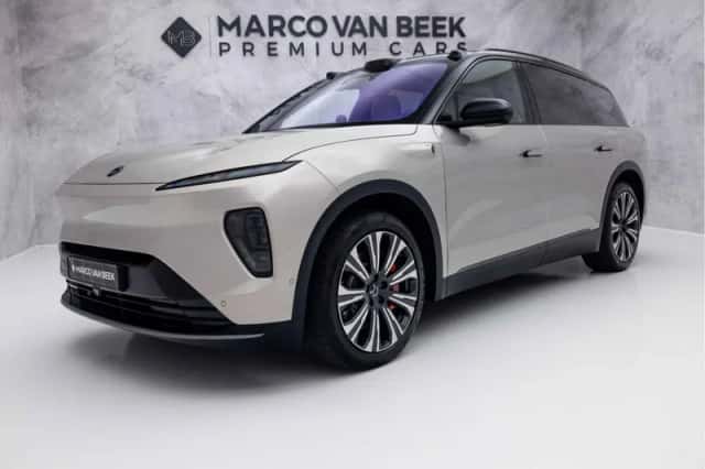 NIO EL8 NIO EL8 (2025) thumbnail 1