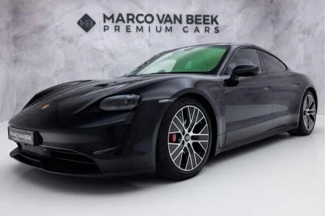 Porsche Taycan (2021) thumbnail 1