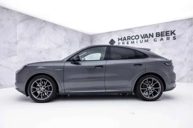 Porsche Cayenne (2025) thumbnail 5
