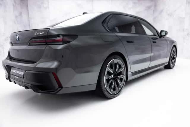 BMW 7-Serie (2024) thumbnail 2