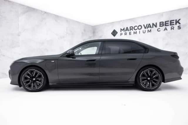 BMW 7-Serie (2024) thumbnail 5