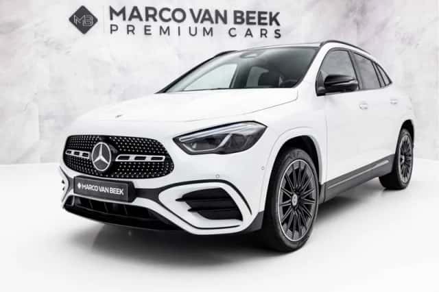 Mercedes-Benz GLA (2024) thumbnail 4